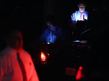 (Ben Gray/Atlanta Journal-Constitution via AP). DeKalb County police officers work at the scene where an Atlanta-based officer was shot Monday evening, Aug. 31, 2015, five miles from Atlanta. DeKalb County police spokeswoman Mekka Parrish did not immed...